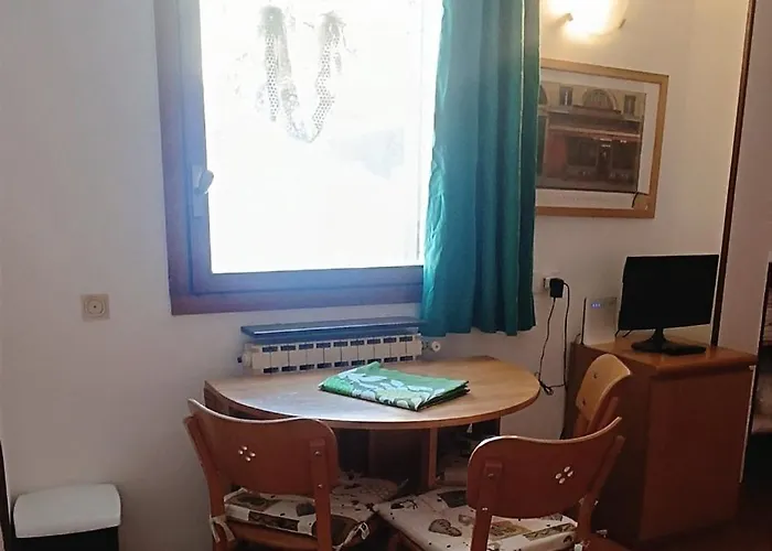 Apartament Giomein Sporting Red House *