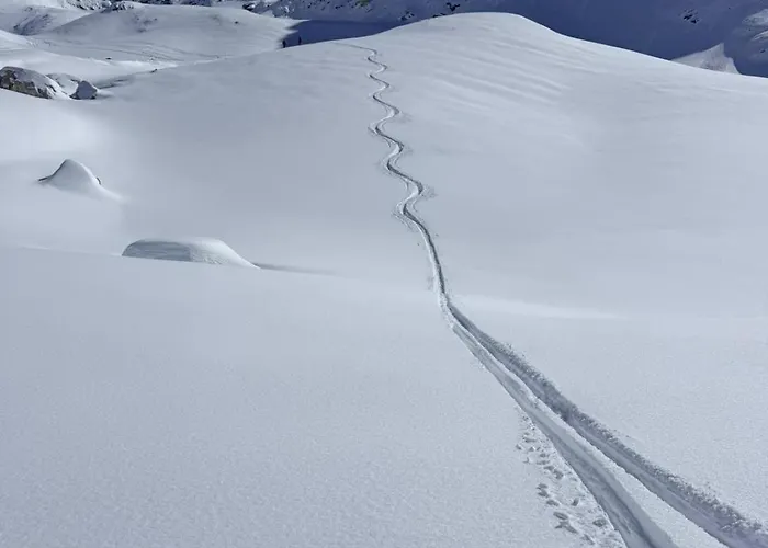 Giomein Sporting Red House Breuil-Cervinia
