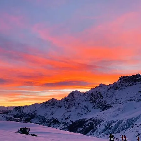 Giomein Sporting Red House * Брей-Червінія