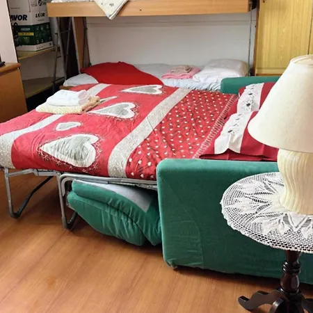 Giomein Sporting Red House Apartment